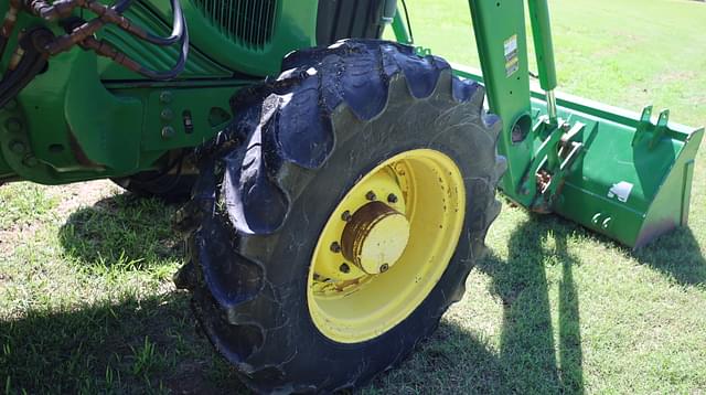 Image of John Deere 6415 equipment image 4