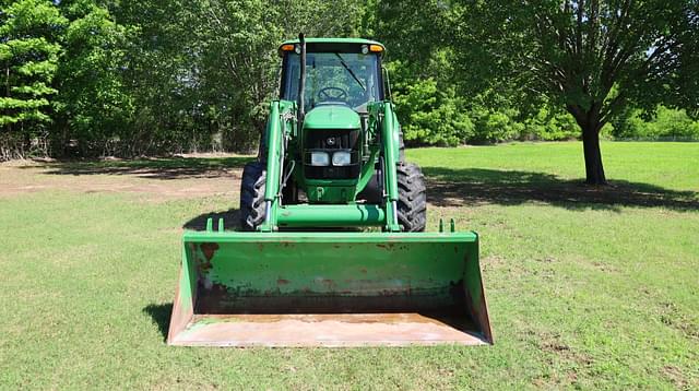 Image of John Deere 6415 equipment image 1