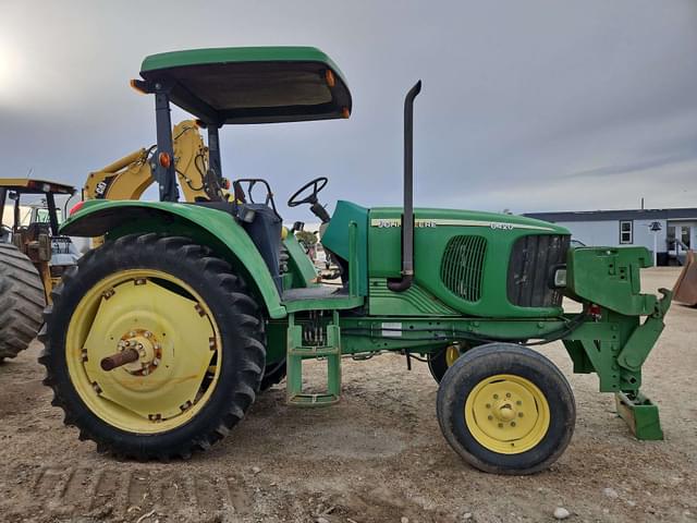Image of John Deere 6420 equipment image 4