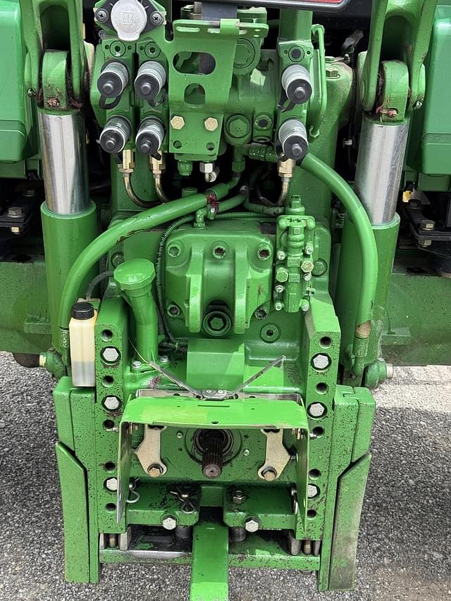 Image of John Deere 6420 equipment image 2
