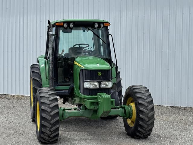 Image of John Deere 6420 equipment image 1