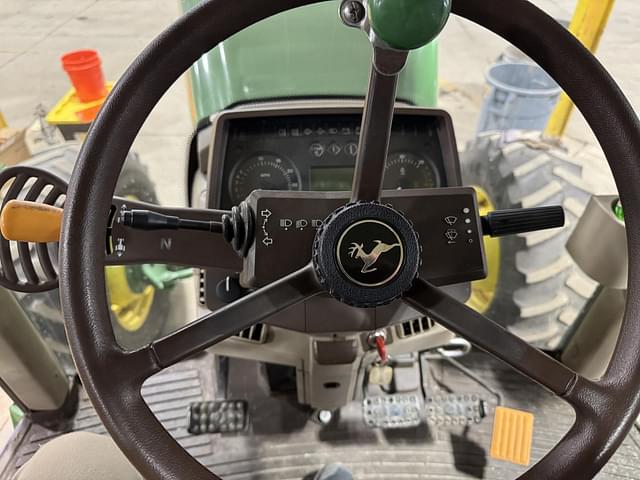 Image of John Deere 6420 equipment image 4