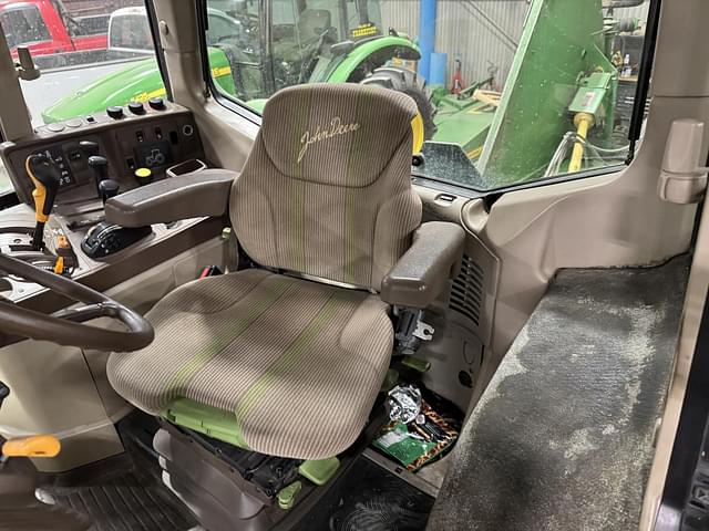 Image of John Deere 6420 equipment image 2