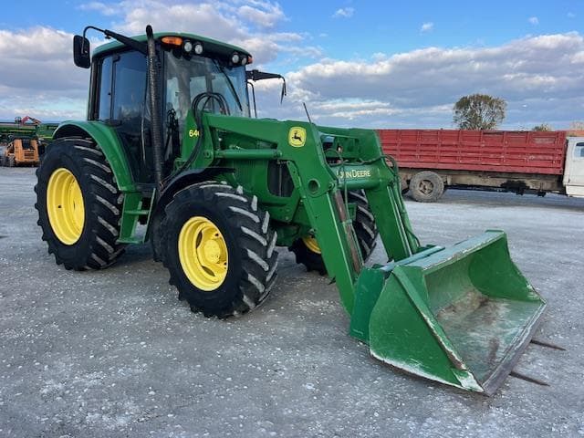 Image of John Deere 6420 equipment image 1