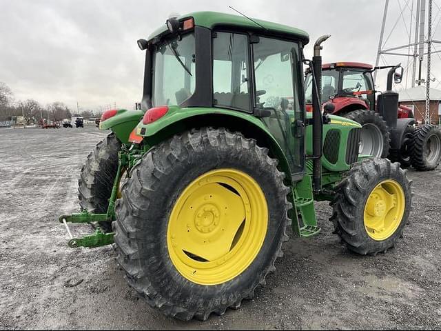 Image of John Deere 6420 equipment image 4