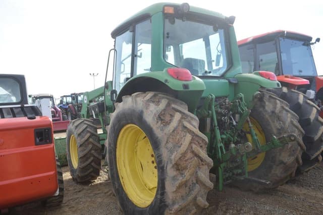 Image of John Deere 6420 equipment image 2