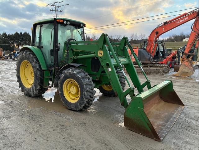 Image of John Deere 6420 equipment image 4