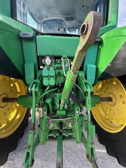 Image of John Deere 6420 equipment image 4