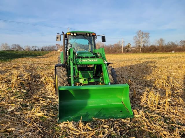 Image of John Deere 6420 equipment image 1