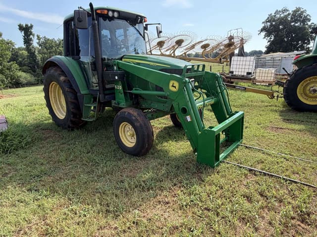 Image of John Deere 6420 equipment image 1