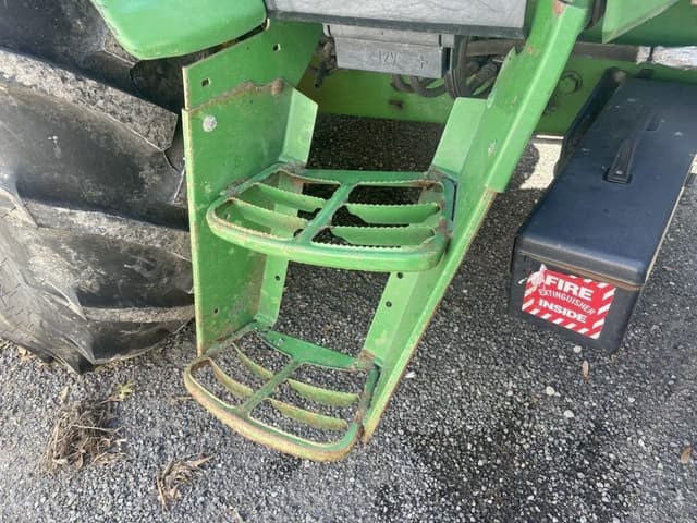 Image of John Deere 6420 equipment image 3