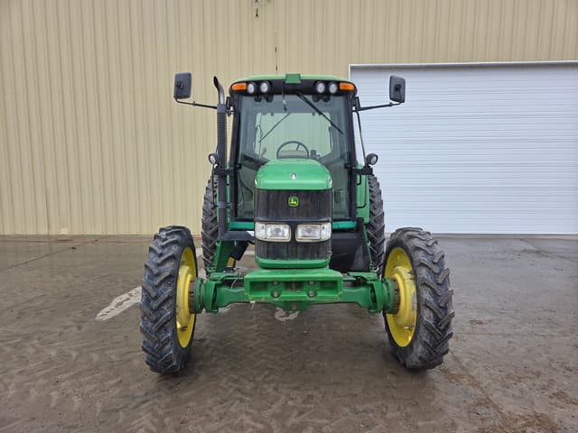 Image of John Deere 6420 equipment image 1