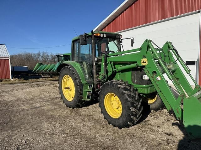 Image of John Deere 6420 equipment image 2