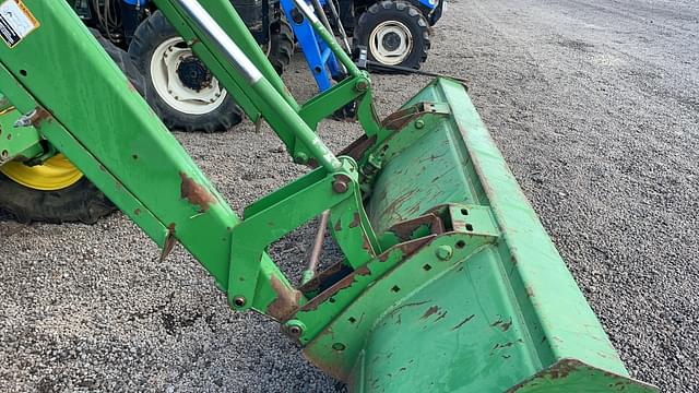 Image of John Deere 6420 equipment image 4