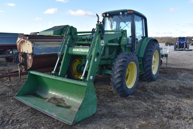 Image of John Deere 6420 equipment image 2