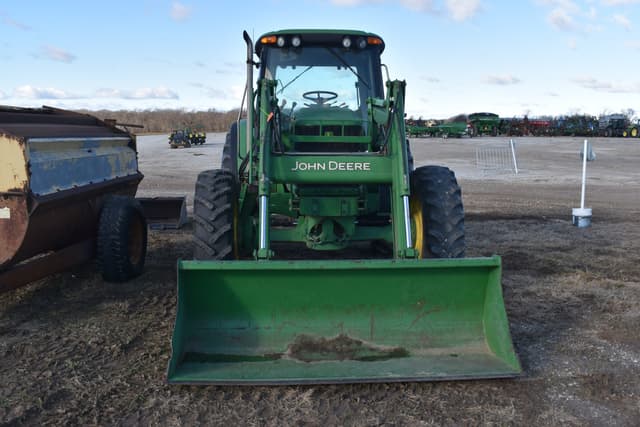 Image of John Deere 6420 equipment image 1