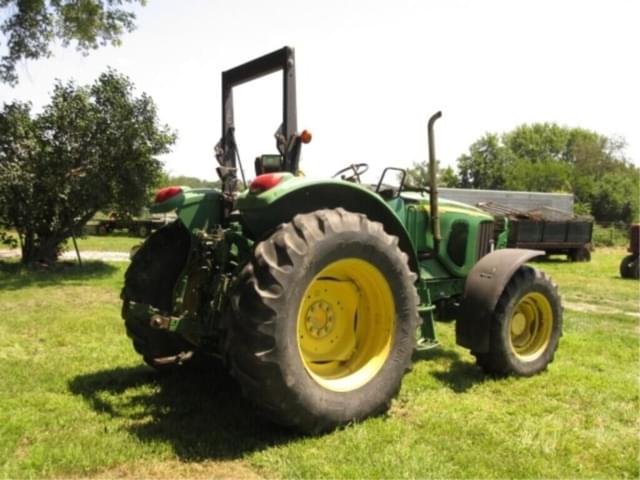 Image of John Deere 6420 equipment image 2
