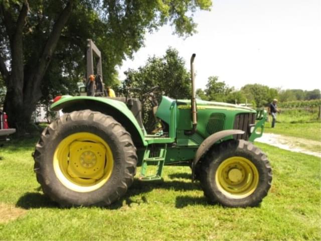 Image of John Deere 6420 equipment image 1