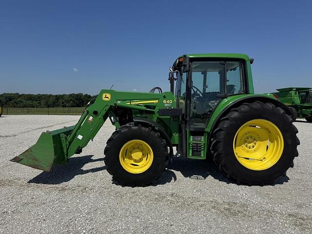 Image of John Deere 6420 equipment image 2