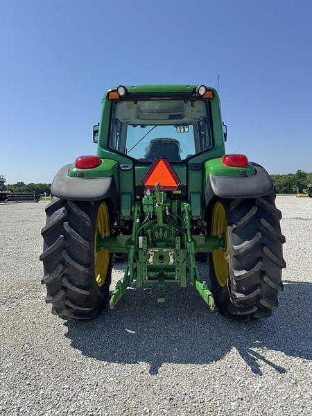 Image of John Deere 6420 equipment image 4