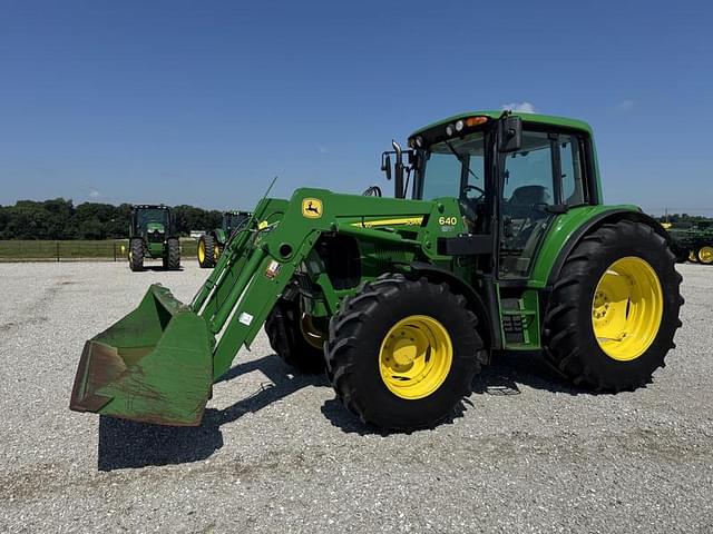 Image of John Deere 6420 equipment image 1