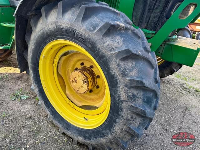 Image of John Deere 6420 equipment image 3