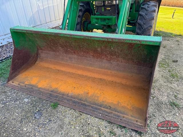 Image of John Deere 6420 equipment image 2