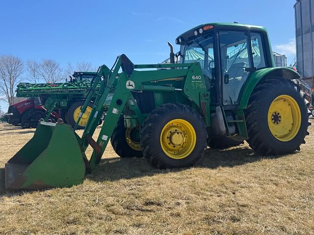 Image of John Deere 6420 equipment image 1