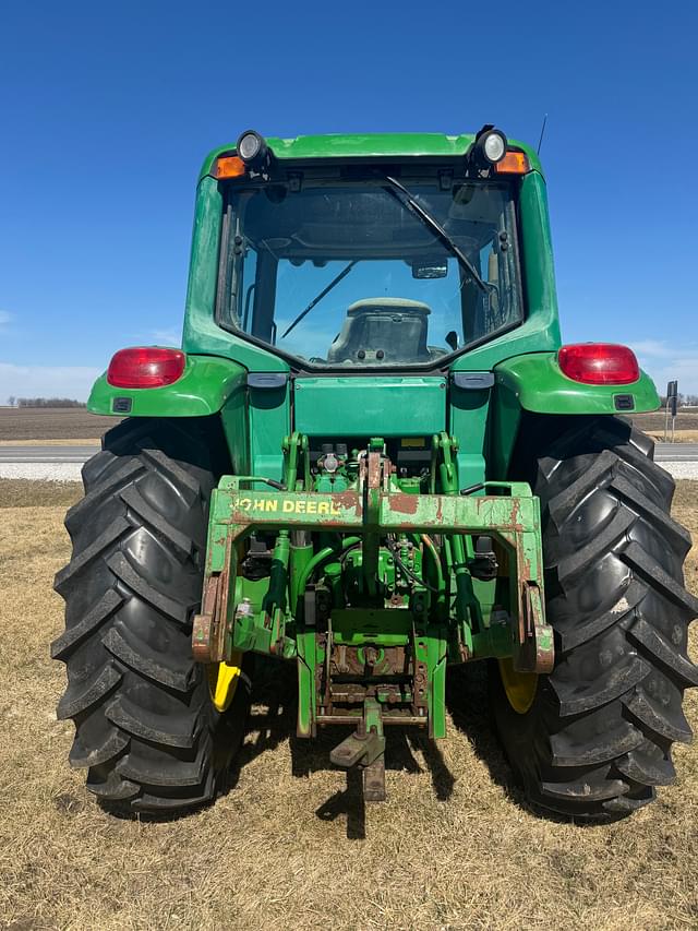 Image of John Deere 6420 equipment image 4