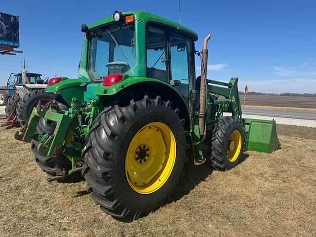 Image of John Deere 6420 equipment image 3