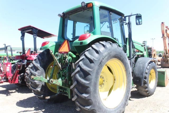 Image of John Deere 6420 equipment image 2