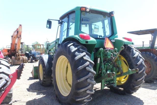Image of John Deere 6420 equipment image 1