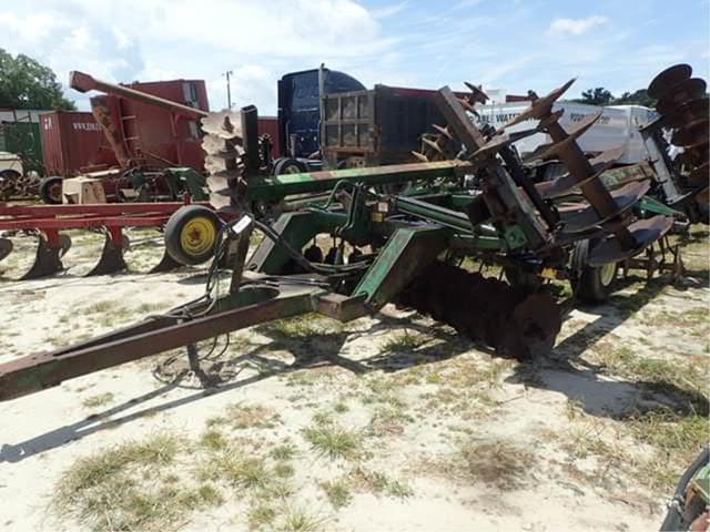 Image of John Deere 630 equipment image 1