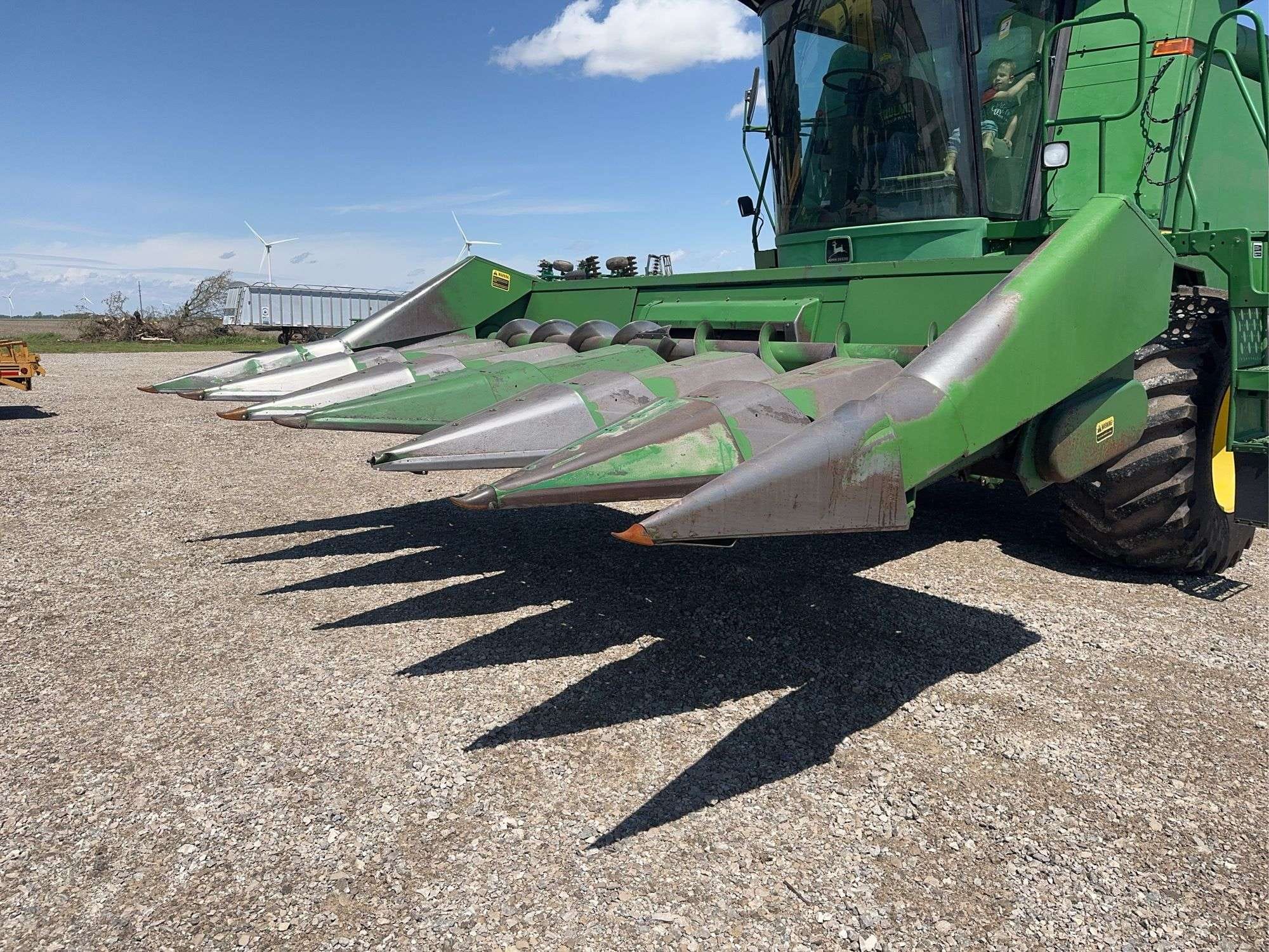 John Deere 643 Equipment Image0