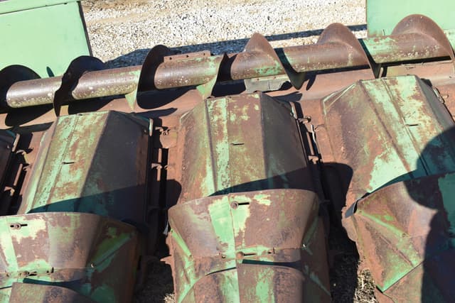 Image of John Deere 643 equipment image 4