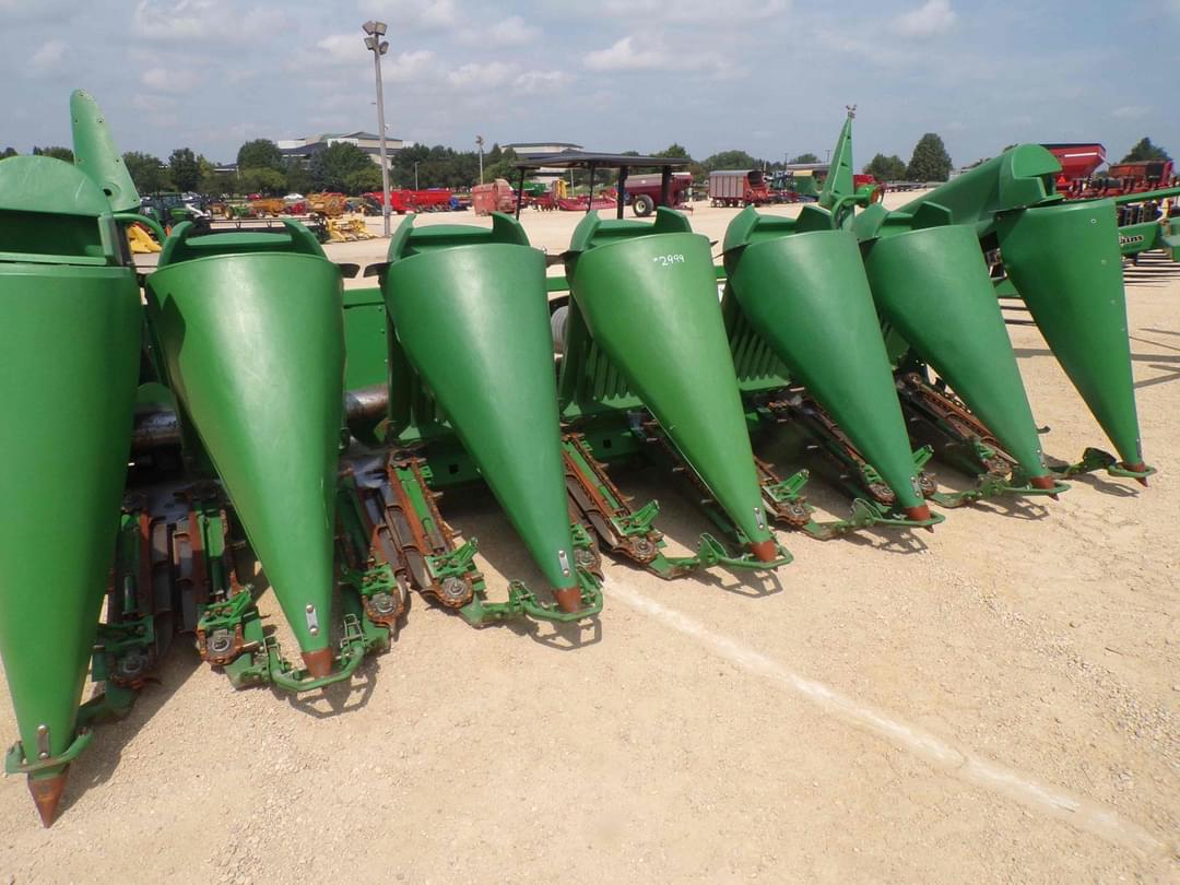 Image of John Deere 693 Primary image