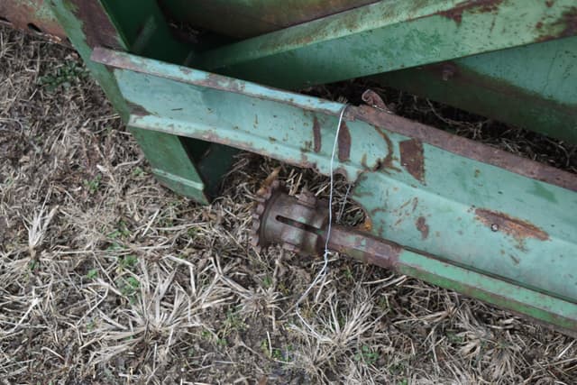 Image of John Deere 643 equipment image 4