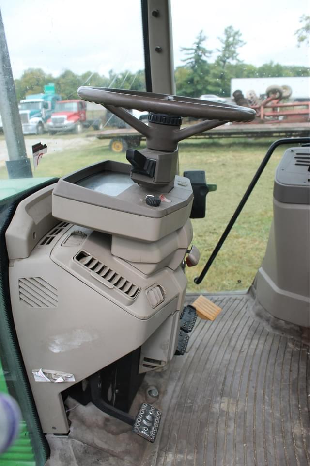 Image of John Deere 6430 equipment image 4