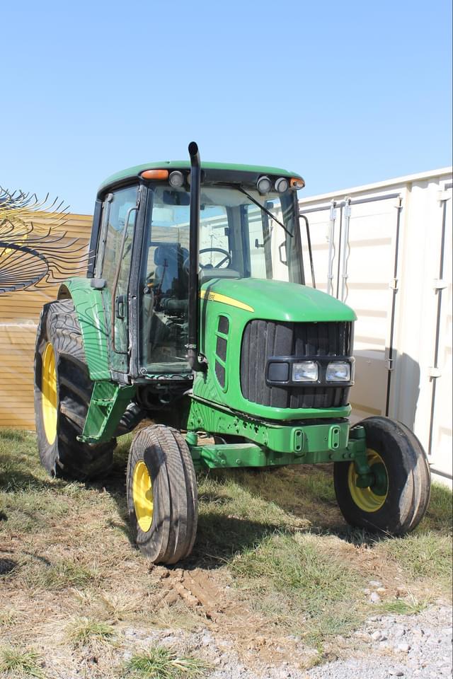 Image of John Deere 6430 equipment image 2