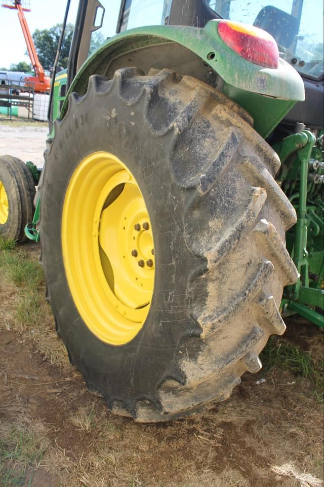 Image of John Deere 6430 equipment image 4