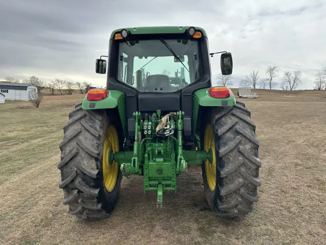 Image of John Deere 6430 equipment image 4