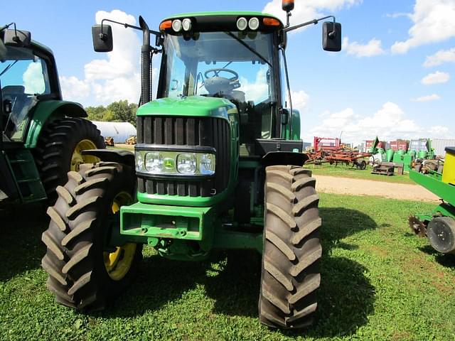 Image of John Deere 6430 equipment image 1