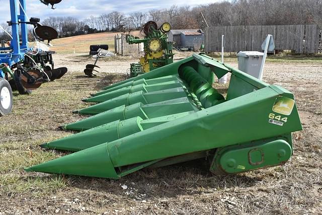 Image of John Deere 644 equipment image 1