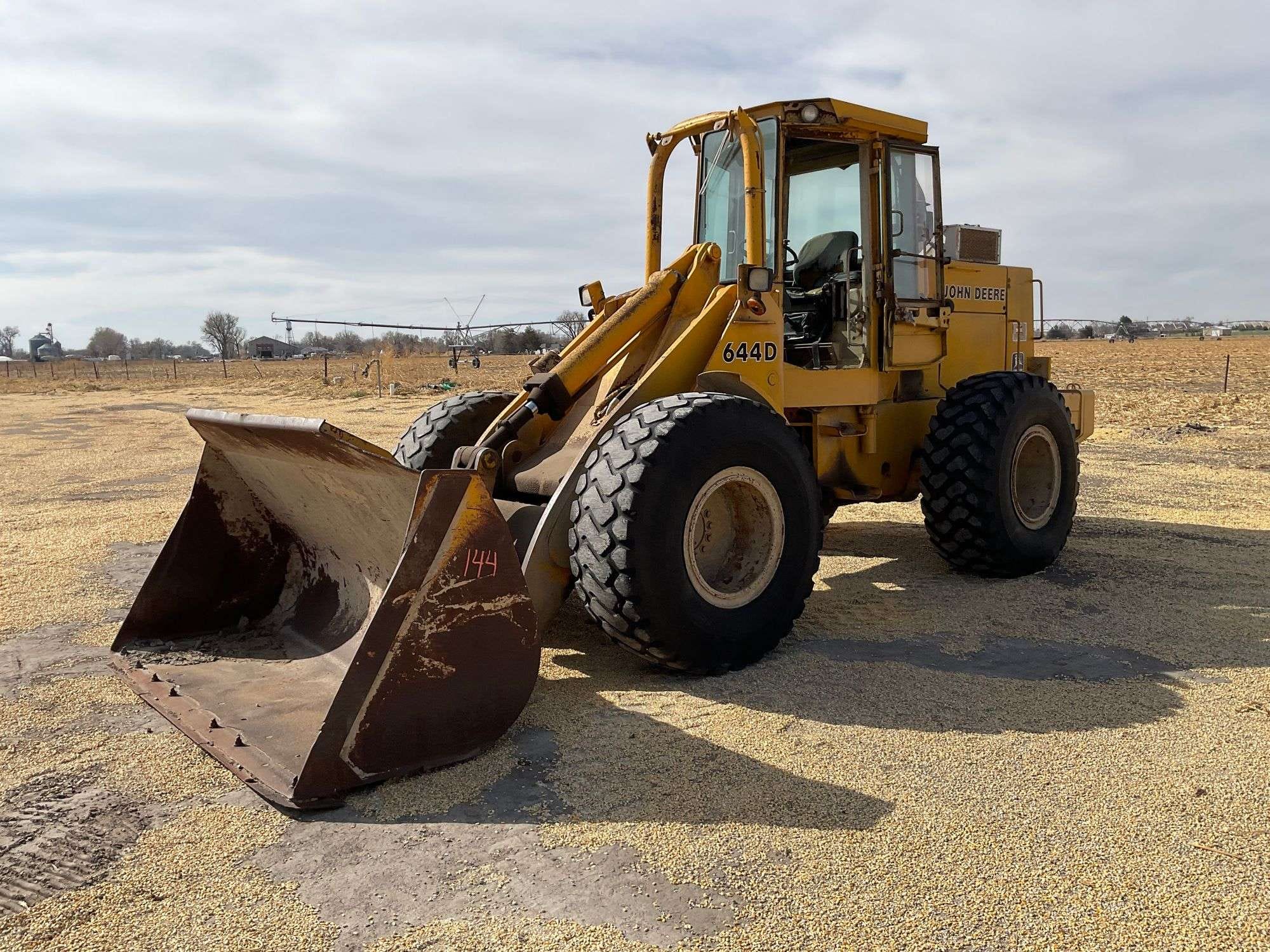 John Deere 644D Equipment Image0