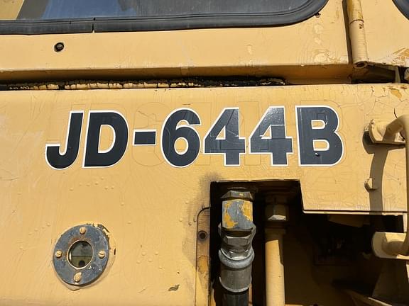 Image of John Deere 644B equipment image 4