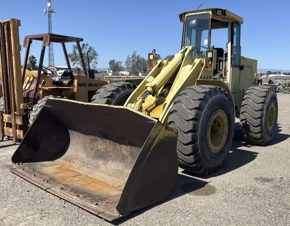 John Deere 644D Equipment Image0