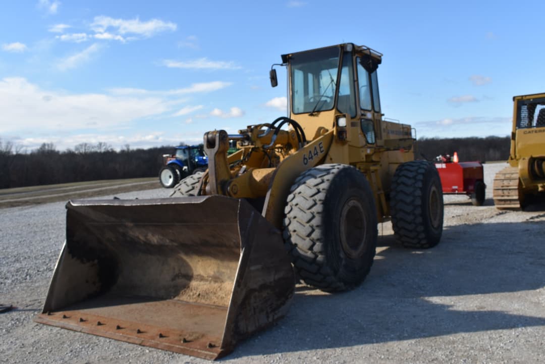 Image of John Deere 644E Primary image