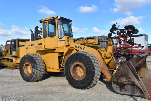 Image of John Deere 644E equipment image 3
