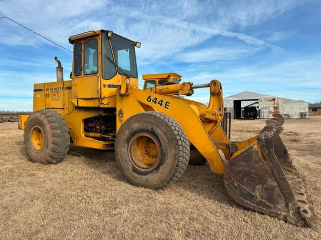 Image of John Deere 644E equipment image 4