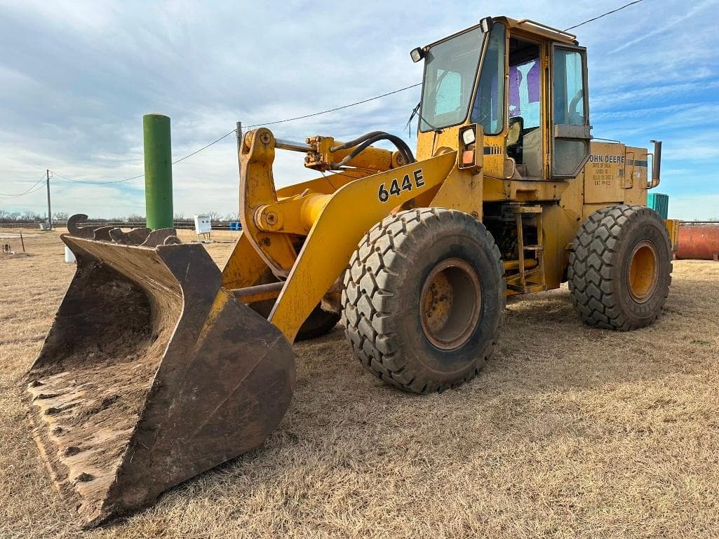 Image of John Deere 644E Primary image